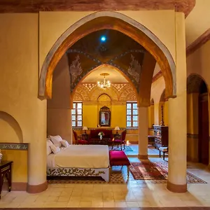 احجز هنا