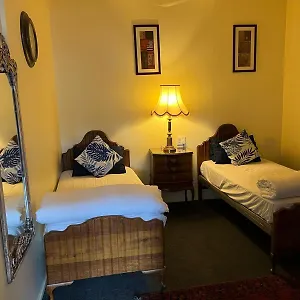 Afrite Goodwood Guest house Cape Town