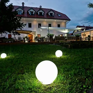 Dvor Tacen Bed & Breakfast Ljubljana